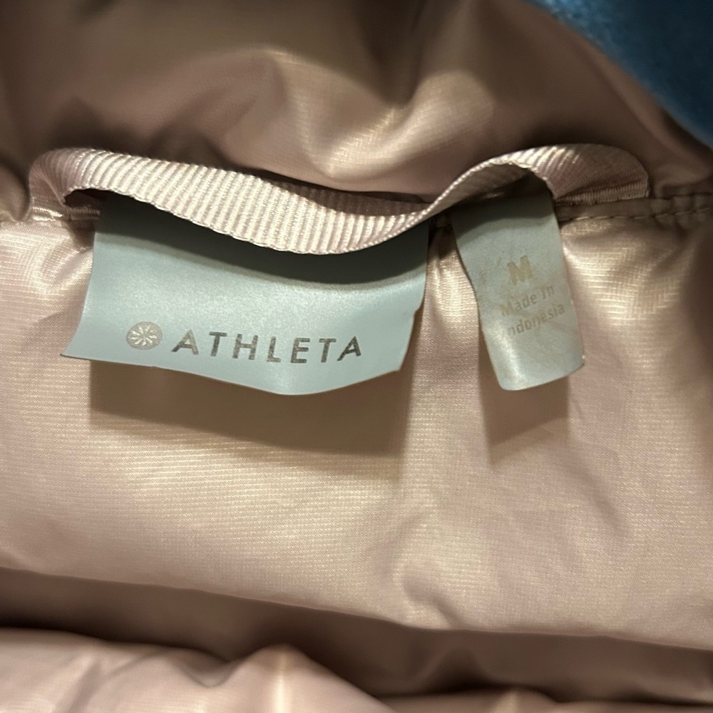 Athleta Light Tan Quilted Puffer Vest. Size Medium - Picture 12 of 12